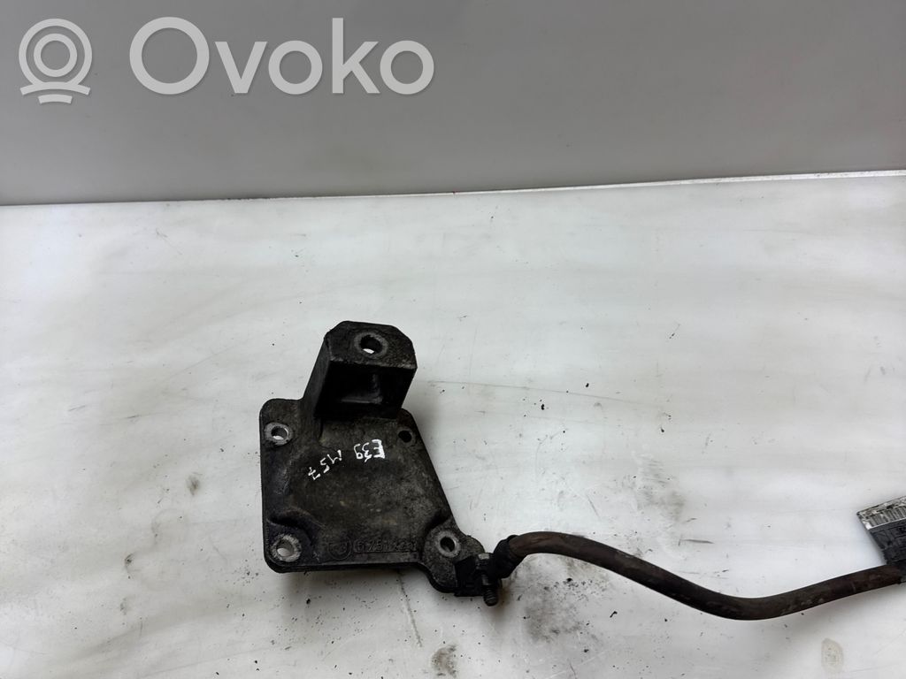 BMW 5 E39 Engine mounting bracket 