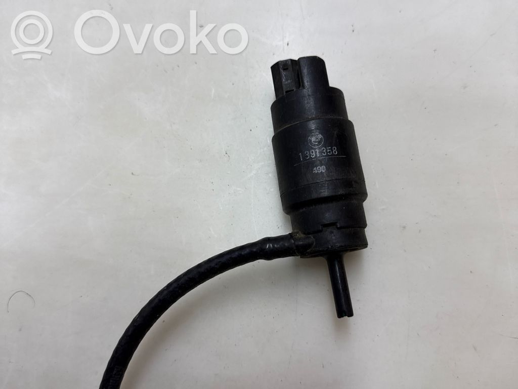 BMW 5 E34 Windscreen/windshield washer pump 