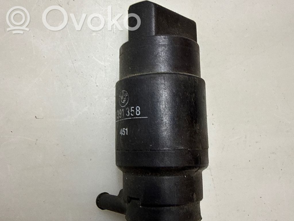 BMW 5 E34 Windscreen/windshield washer pump 