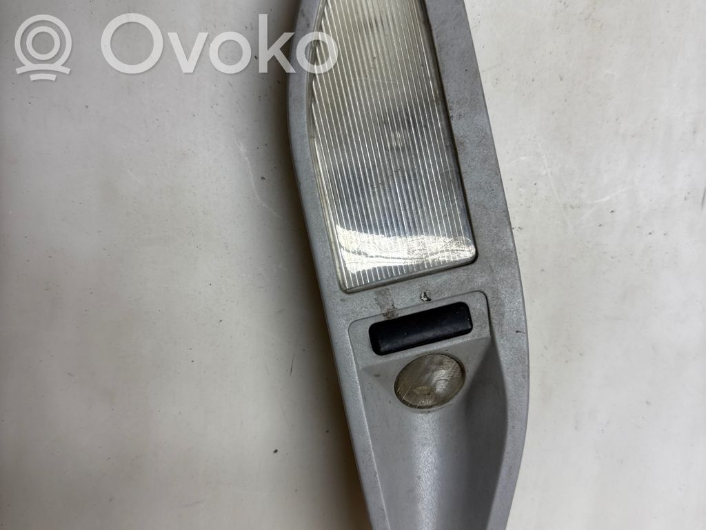 Lampka podsufitki tylna   8363610