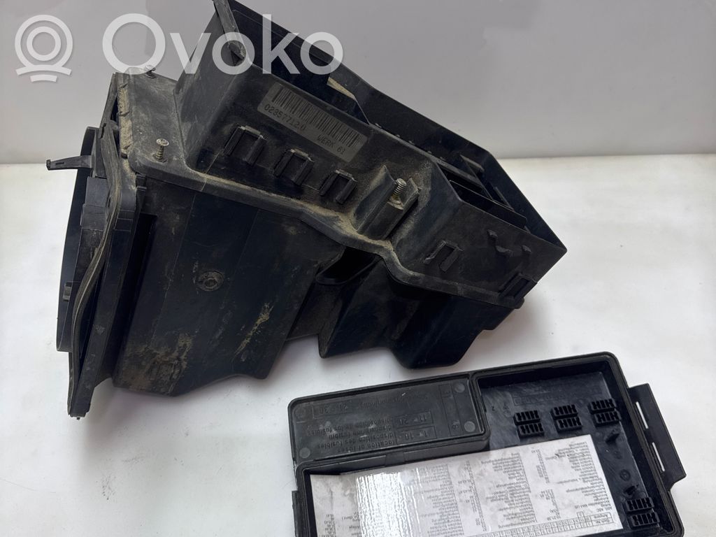 BMW 3 E36 Saugiklių dėžė (komplektas) 