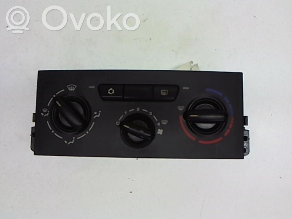 Peugeot 207 Climate control unit 