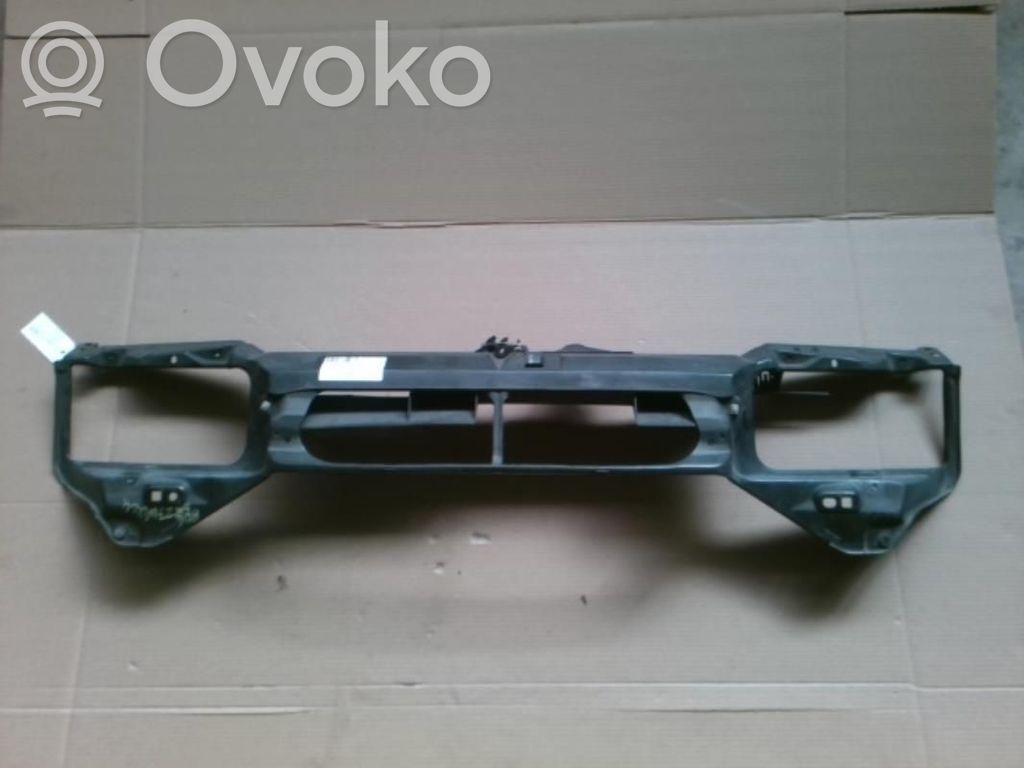 Peugeot 806 Viršutinė dalis radiatorių panelės (televizoriaus) 