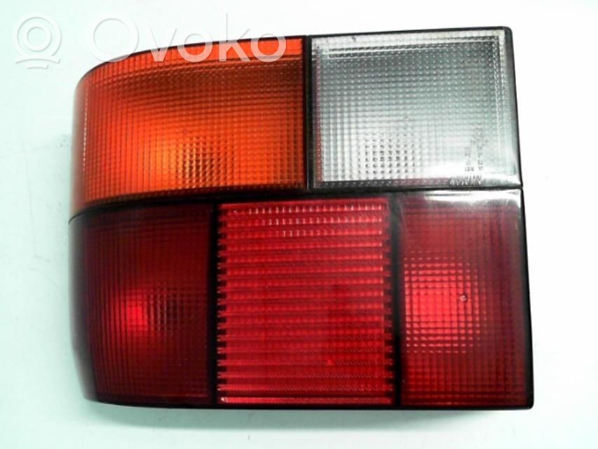 Renault 19 Aizmugurējais lukturis virsbūvē 