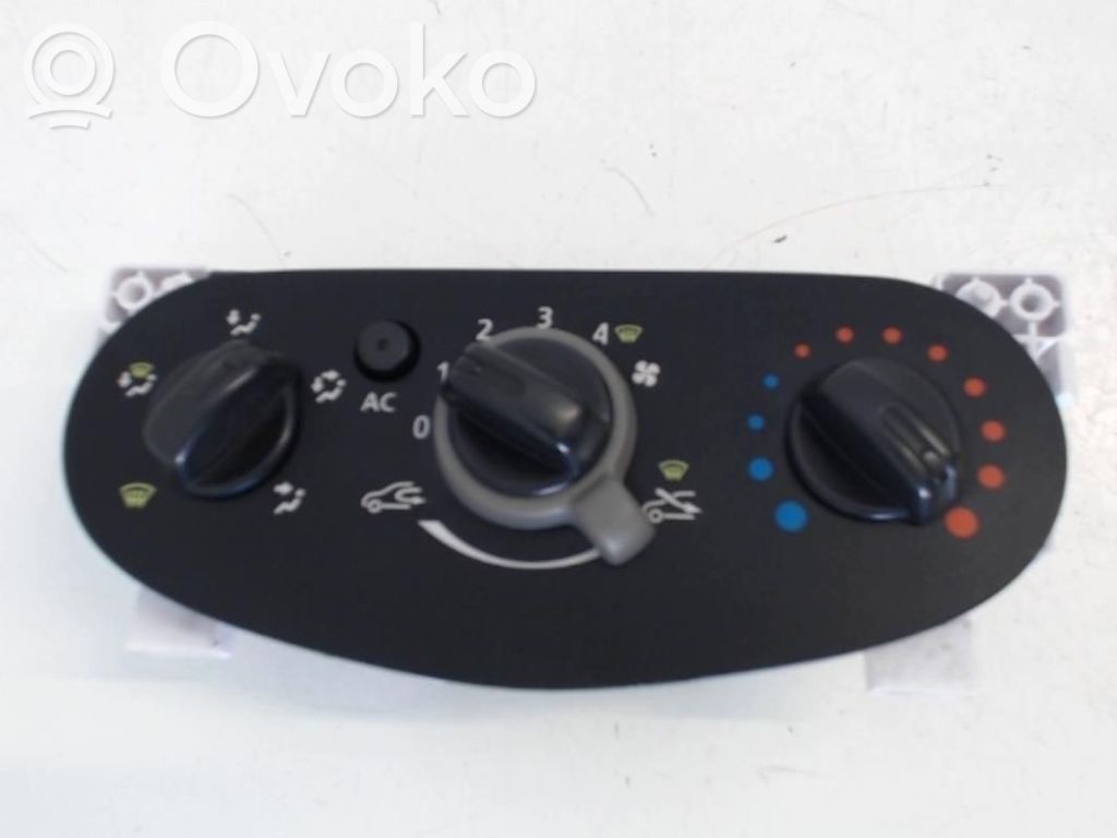 Dacia Duster Climate control unit 