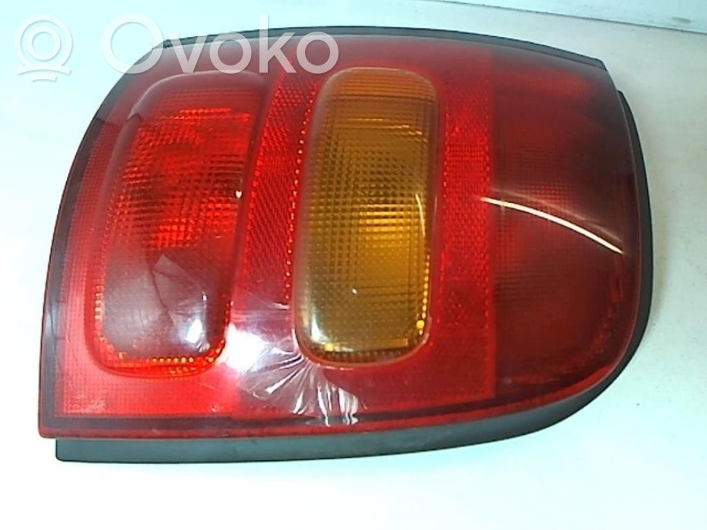 Nissan Micra Aizmugurējais lukturis virsbūvē 