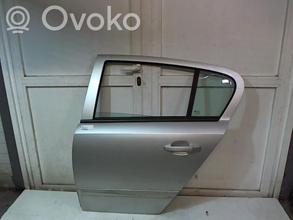 Opel Astra H Puerta trasera 
