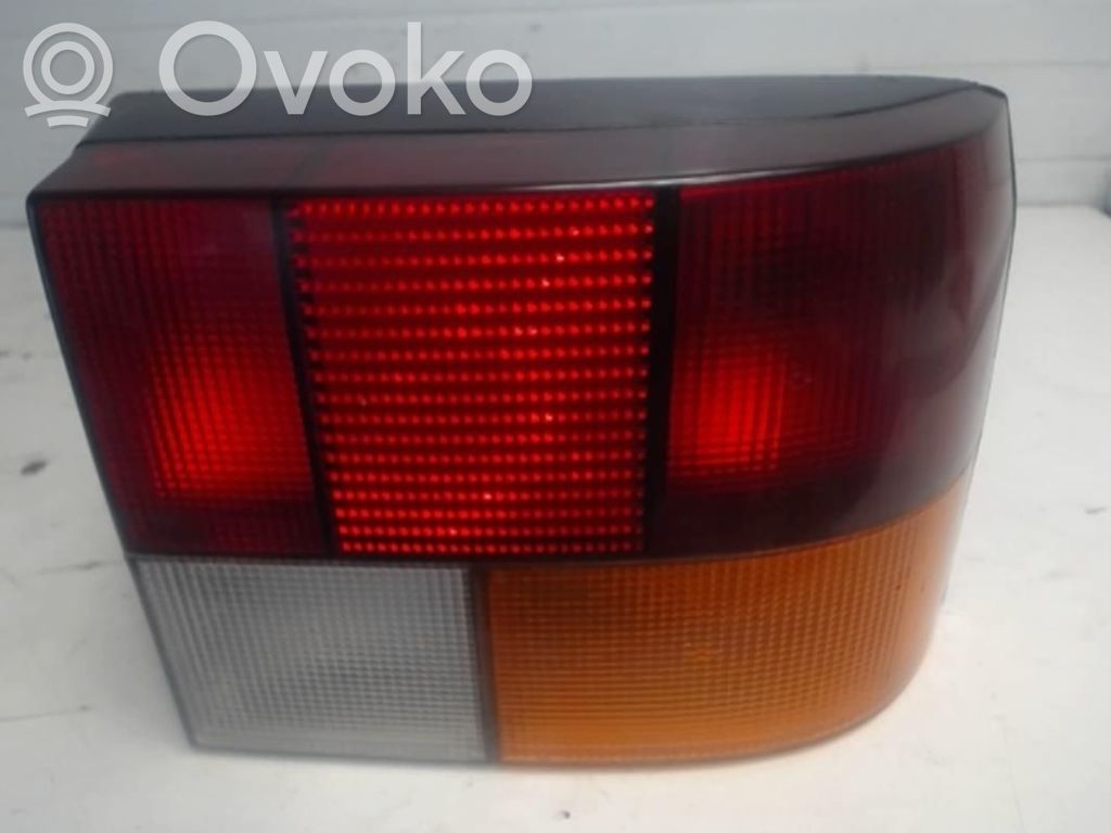 Renault 19 Aizmugurējais lukturis virsbūvē 