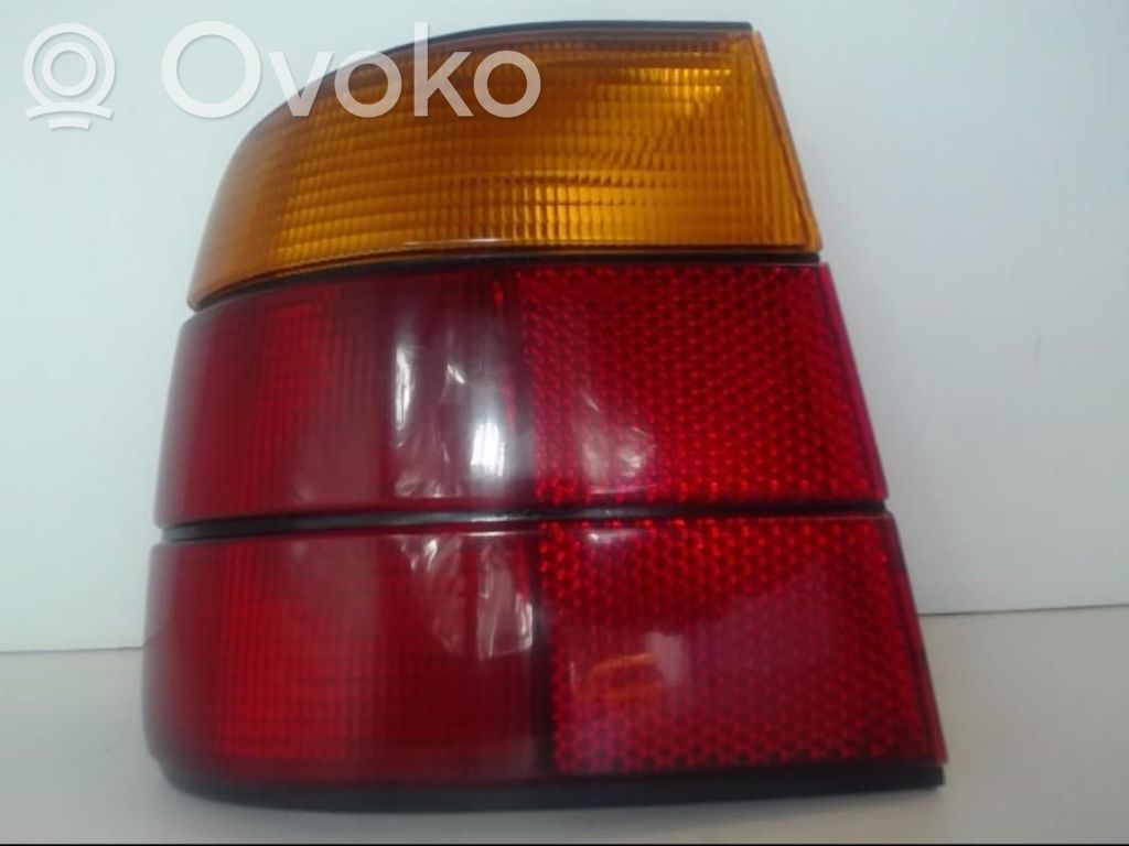 BMW 5 E34 Aizmugurējais lukturis virsbūvē 