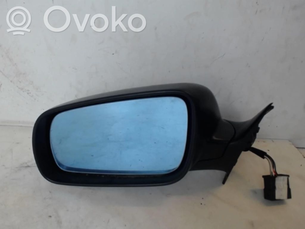 Audi A4 S4 B5 8D Manualne lusterko boczne drzwi przednich 