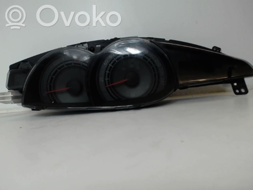 Toyota Verso Licznik / Prędkościomierz 