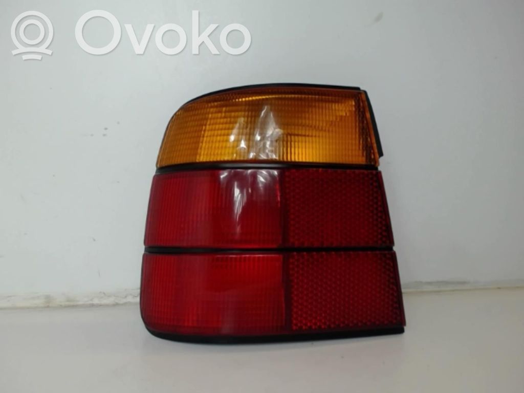 BMW 5 E34 Aizmugurējais lukturis virsbūvē 