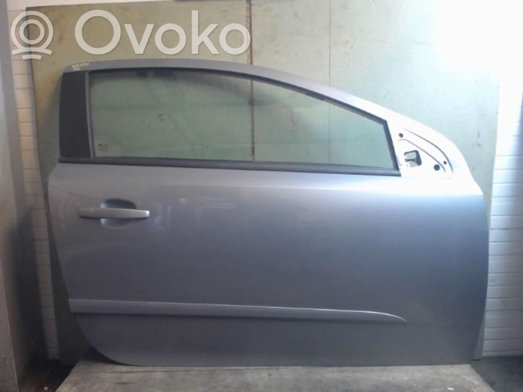 Opel Astra H Drzwi przednie 