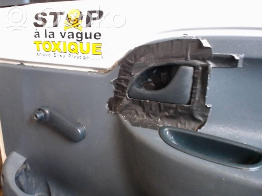 Renault Kangoo I Priekinės durys 