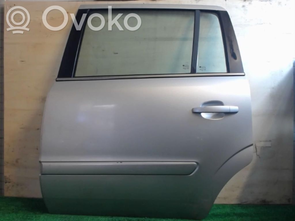 Opel Zafira B Puerta trasera 