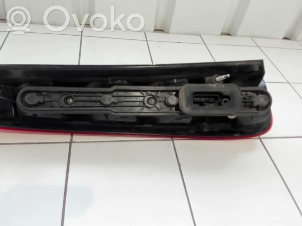 Ford C-MAX I Aizmugurējais lukturis virsbūvē 