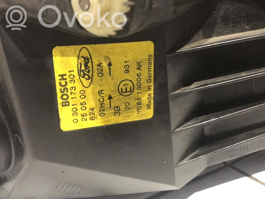 Ford Fiesta Headlight/headlamp 