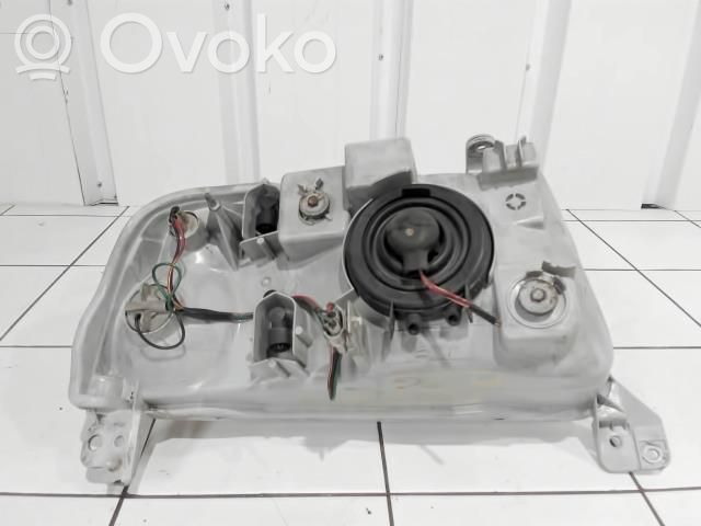 Suzuki Grand Vitara I Lampa przednia 
