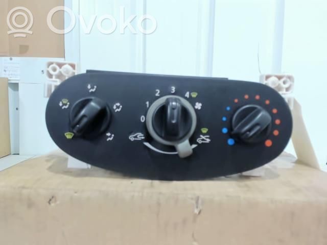 Dacia Sandero Climate control unit 