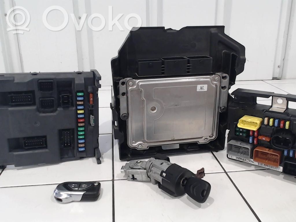Citroen DS3 Juego de cerradura y set ECU del motor 