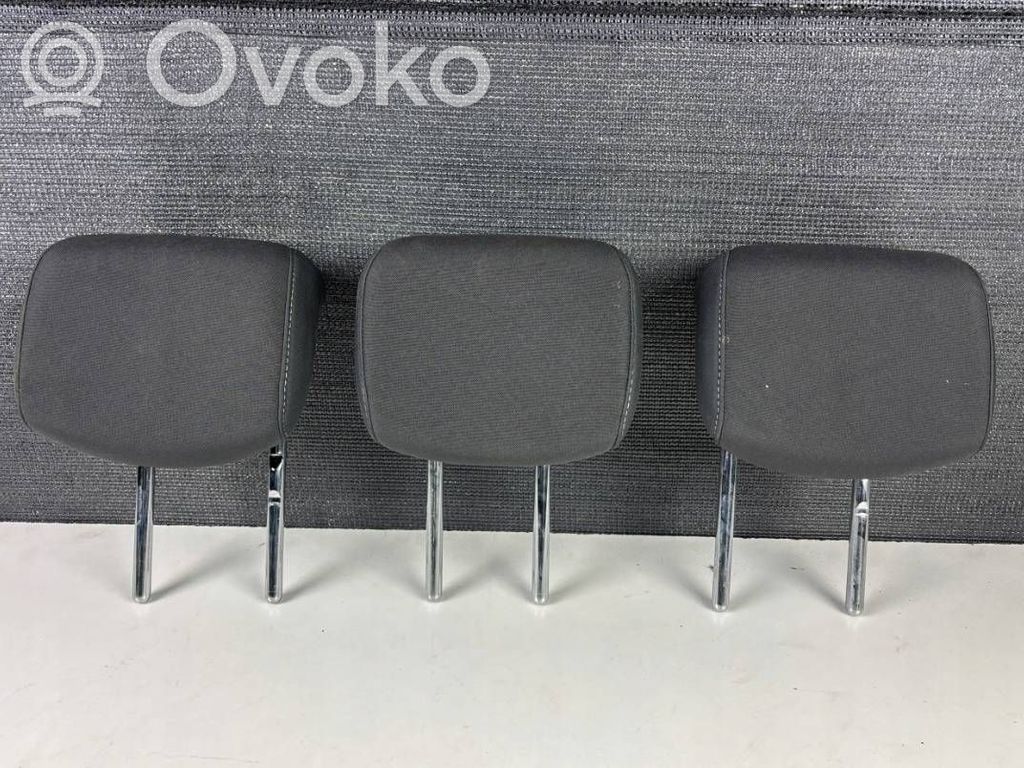 Renault Clio IV Rear seat headrest 