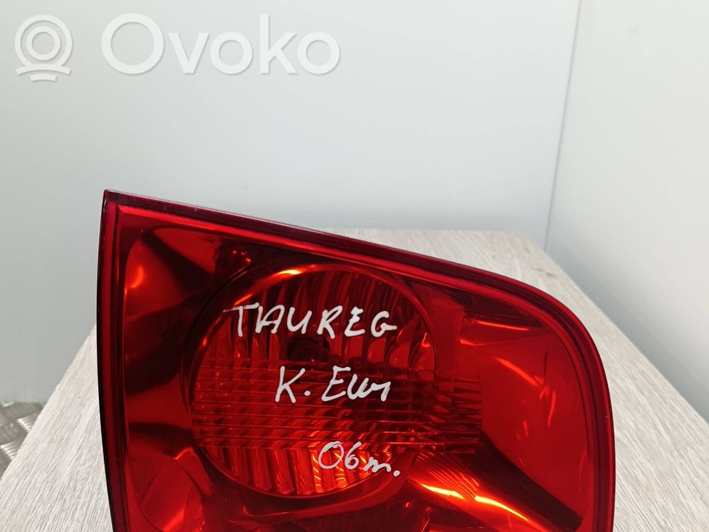 Volkswagen Touareg I Задний фонарь в крышке 