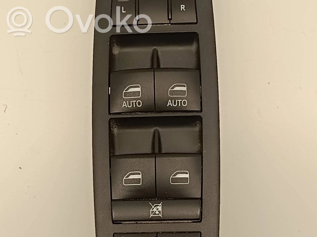 Electric window control switch   68234092AC,401500