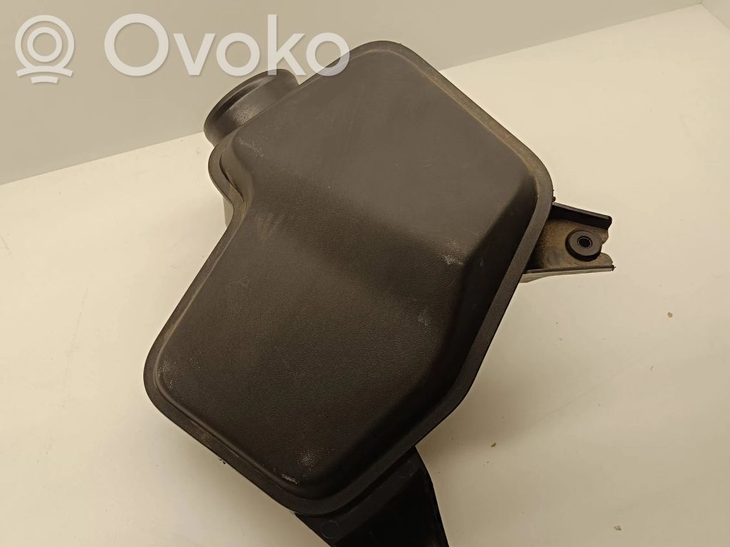 Chrysler Pacifica Air filter box 