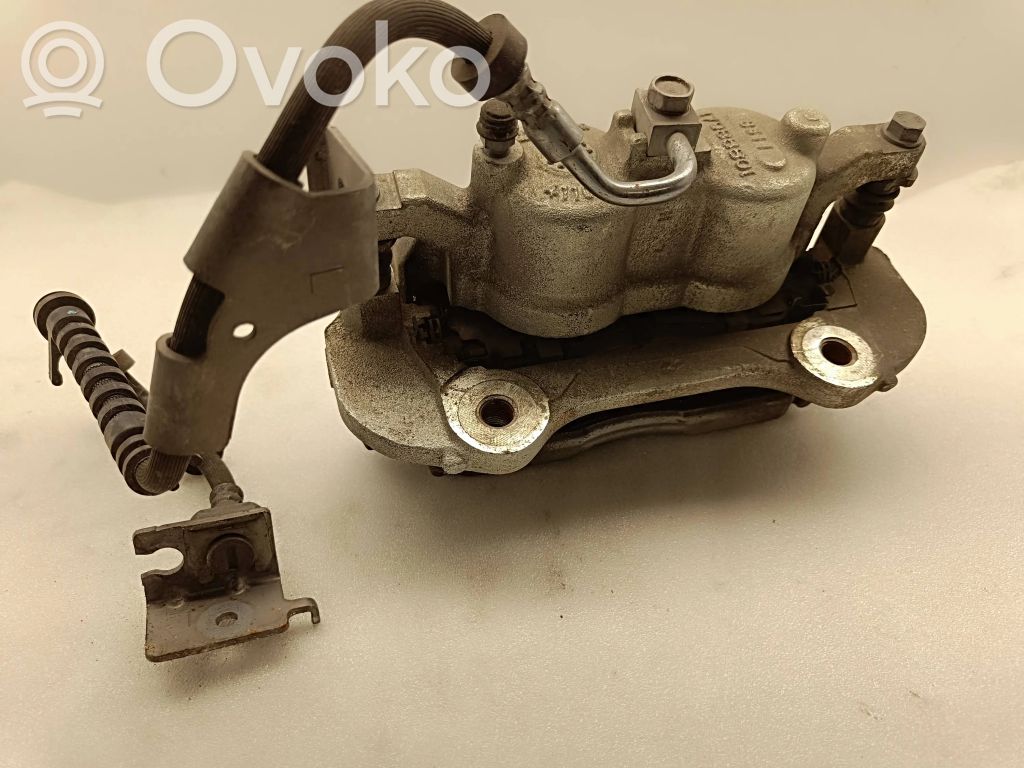 Front brake caliper   17986801,8311