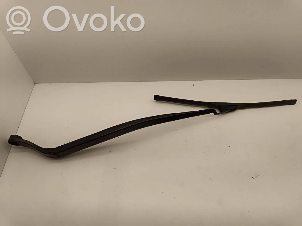 Chrysler Pacifica Front wiper blade arm 