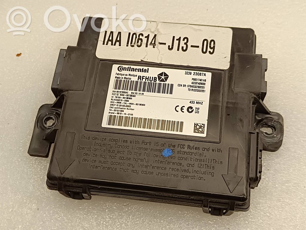 Moduł / Sterownik systemu uruchamiania bezkluczykowego   P68217461AB,323923087A,A2C87409000