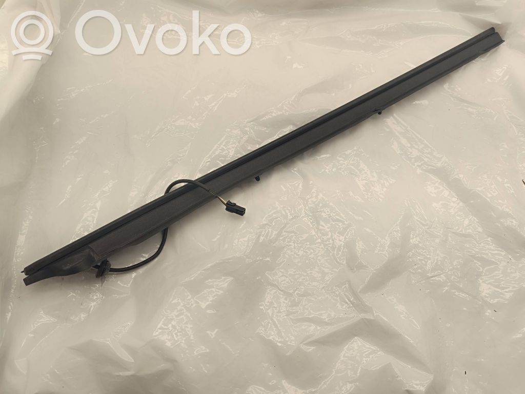 Jeep Grand Cherokee Boczek / Tapicerka boczna bagażnika 