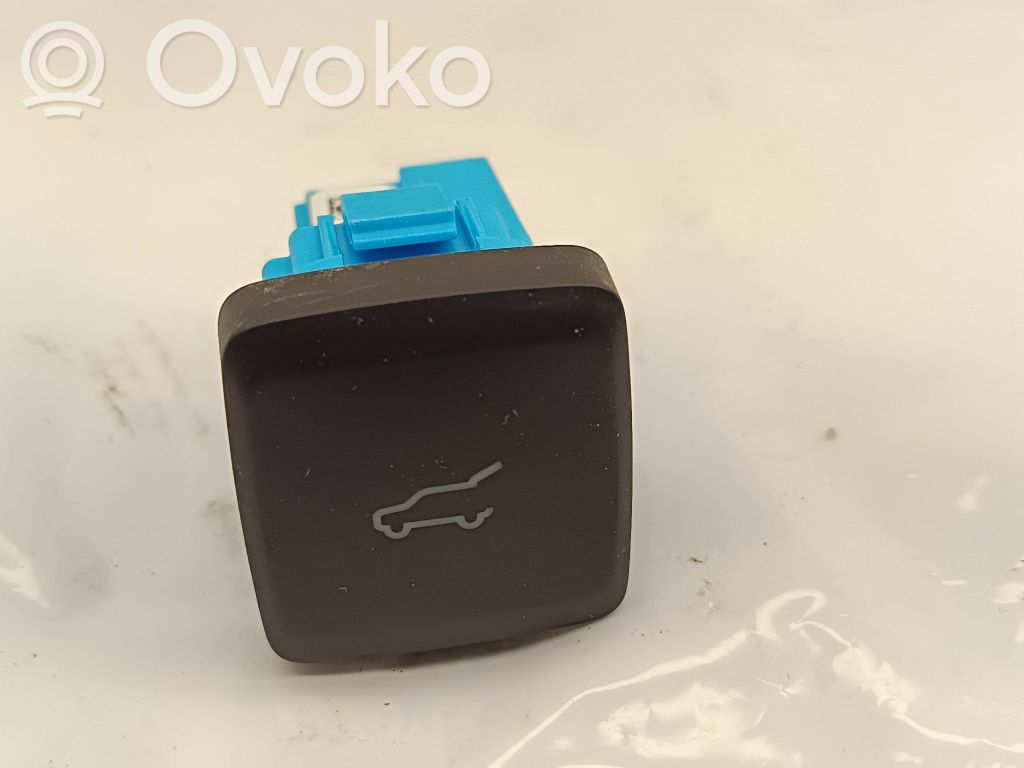 Ford Escape IV Przycisk otwierania klapy bagażnika 