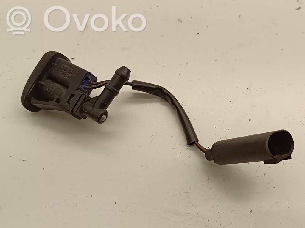BMW 3 E90 E91 Mazgāšanas šķidruma smidzinātājs (-i) priekšējam logam 