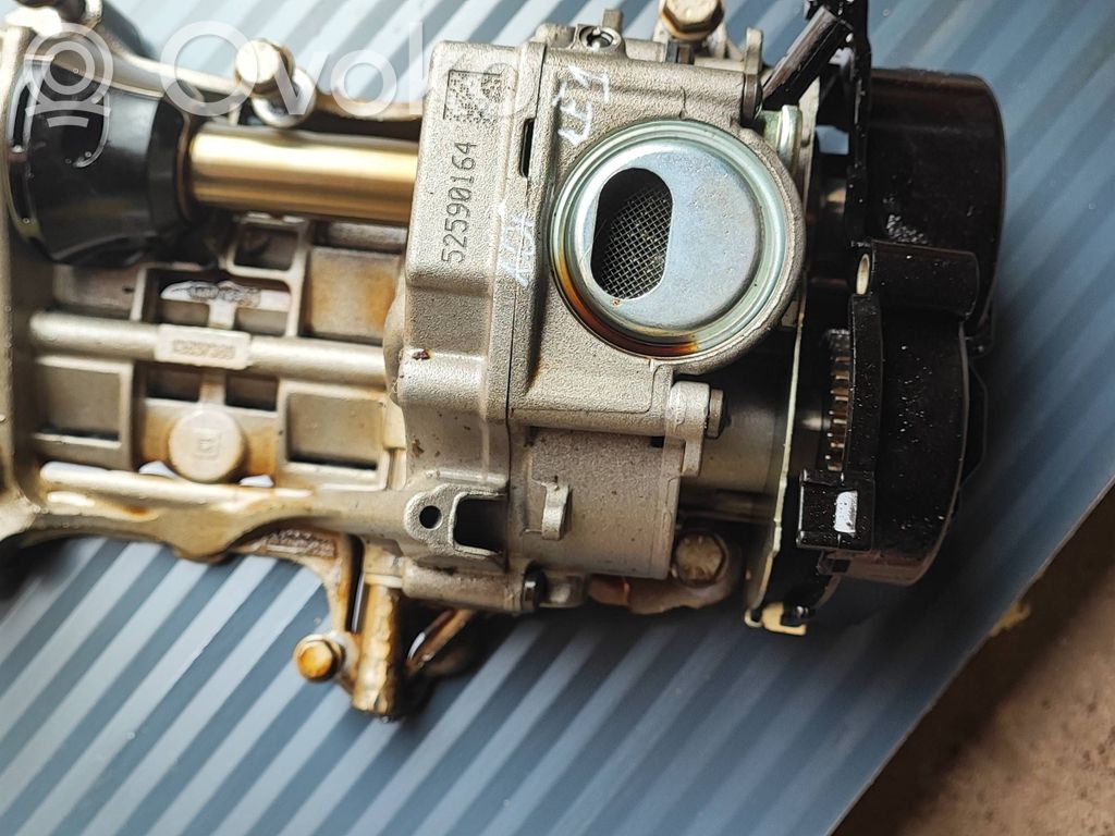 Oil pump   12637360