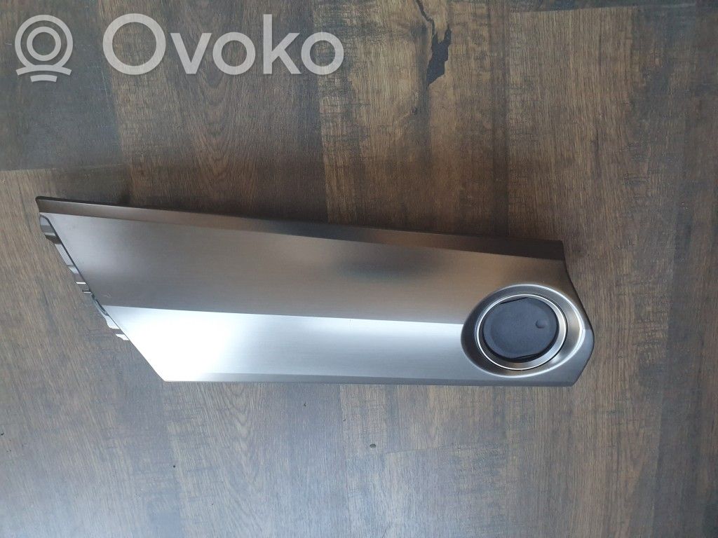 Panelės apdailos skydas (šoninis)   5547002040