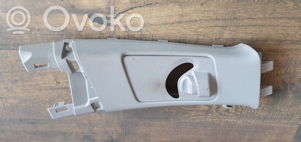 Honda Civic IX Seat belt trim 