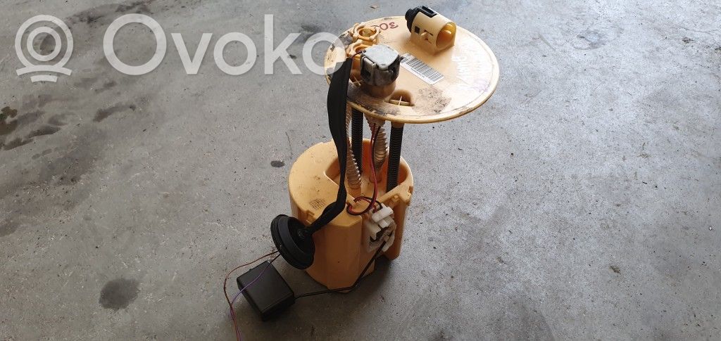 Fuel level sensor   7701005020