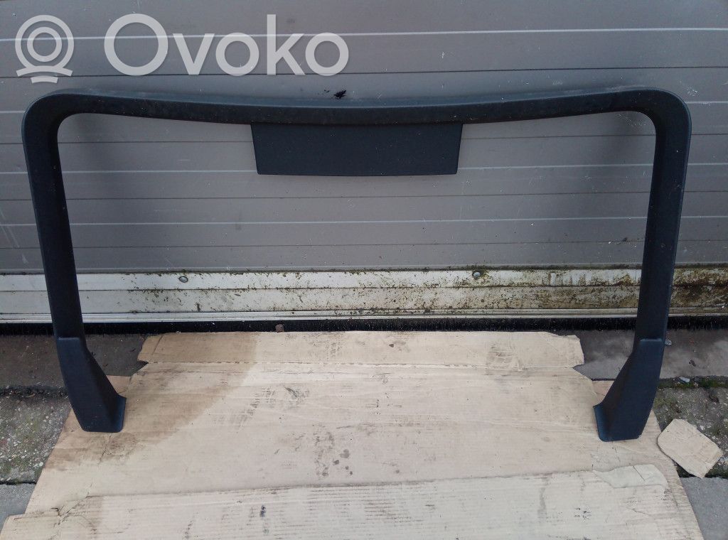 Tailgate trim   5E5867605