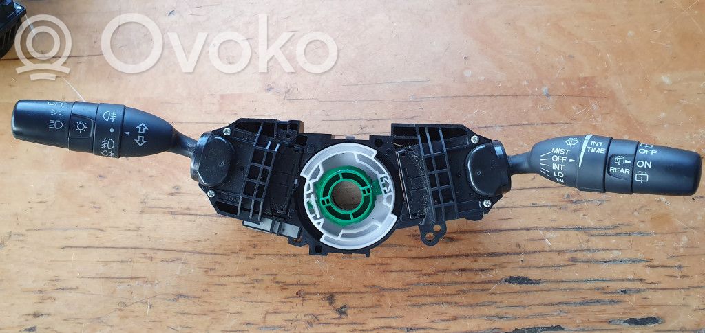 Suuntavilkun vipu   35250SWAE510M1,F256A0701032110998