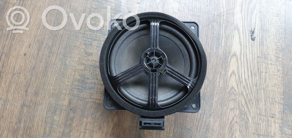 Enceinte de porte arrière   963403S200