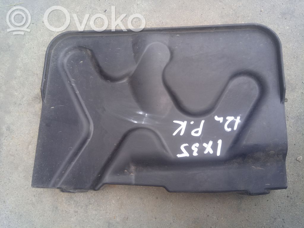 Engine splash shield/under tray   291302S000
