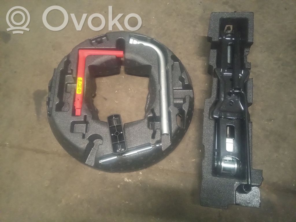 Audi A5 Tool set 