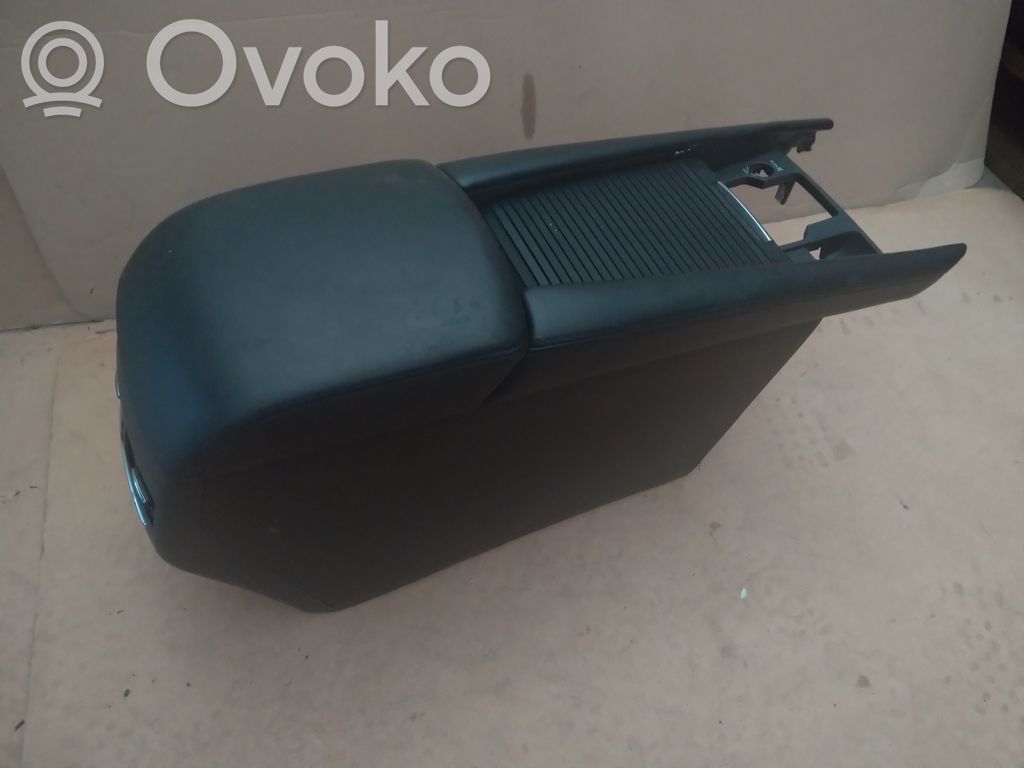 Mazda 6 Daiktadėžė centrinės konsolės 