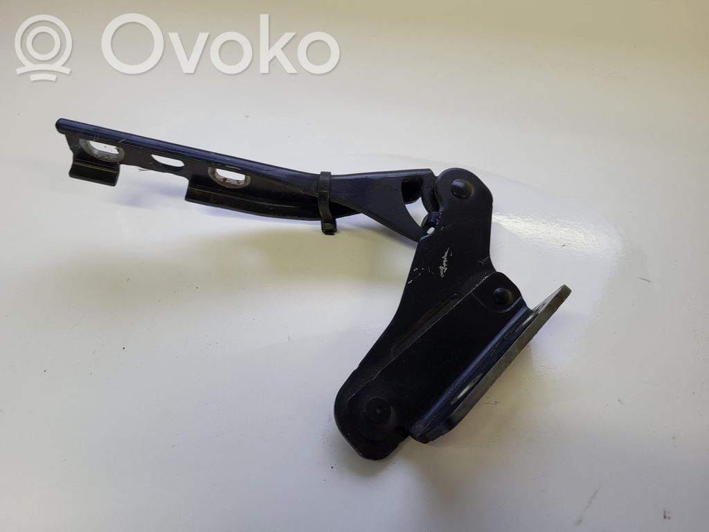 Engine bonnet/hood hinges   3R0823301A
