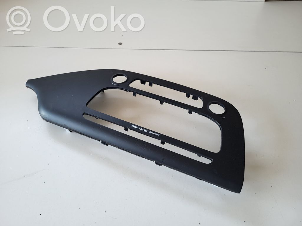 KIA Pro Cee'd II Klimata kontrole / mazā radiatora vadības dekoratīvā apdare 