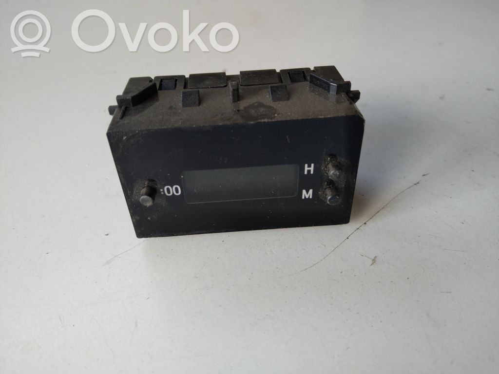 Toyota Auris E180 Clock 