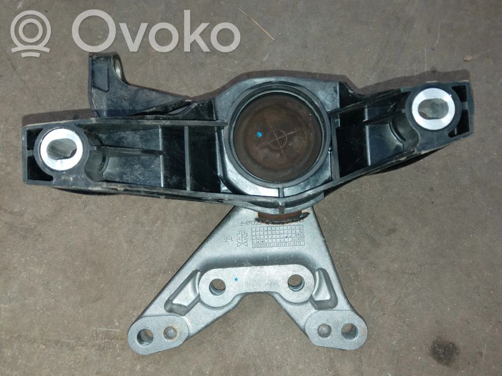 Engine mount bracket   EB2PT