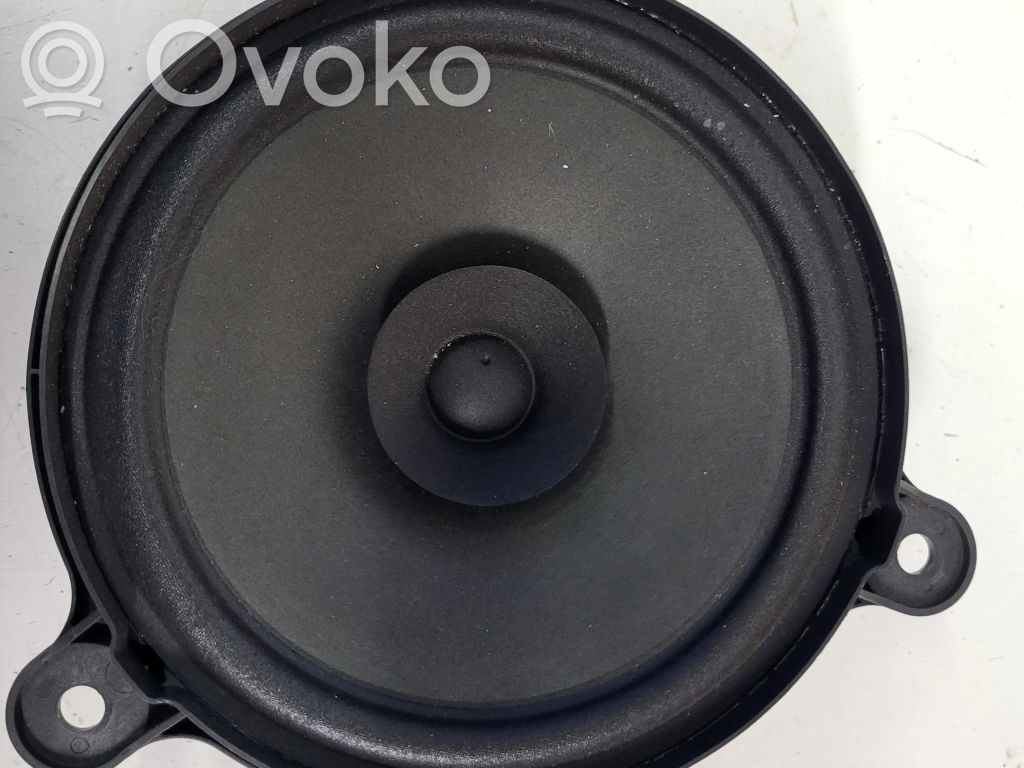 Takaoven kaiutin   66960KA085