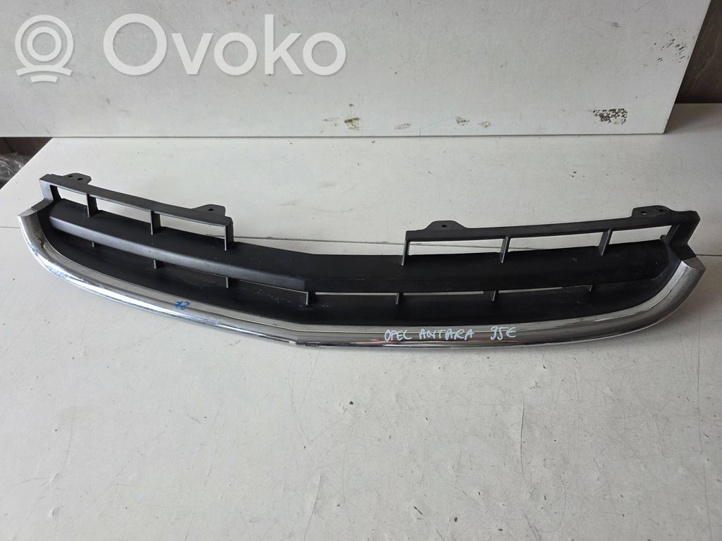 Opel Antara Grille calandre supérieure de pare-chocs avant 